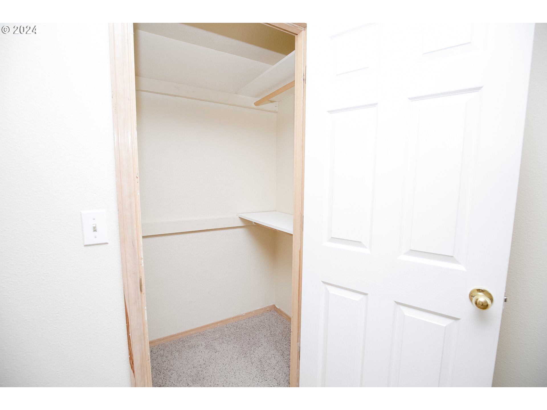 4112 South E Street Springfield, OR 97478 - Photo 14 of 21 a picture of door