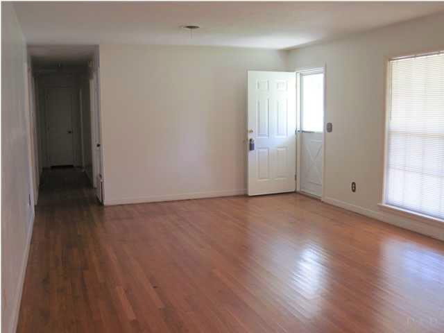 6528 Berryhill Road Milton, FL 32570 - Photo 4 of 15 Gallery Image 4