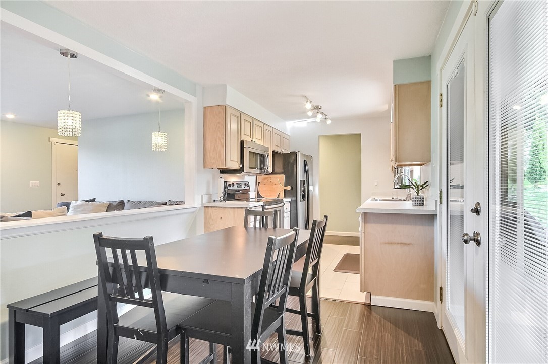 325 South 19th Street Renton, WA 98055 - Photo 11 of 38 Gallery Image 11