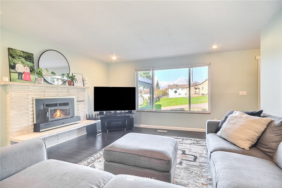 325 South 19th Street Renton, WA 98055 - Photo 8 of 38 Gallery Image 8