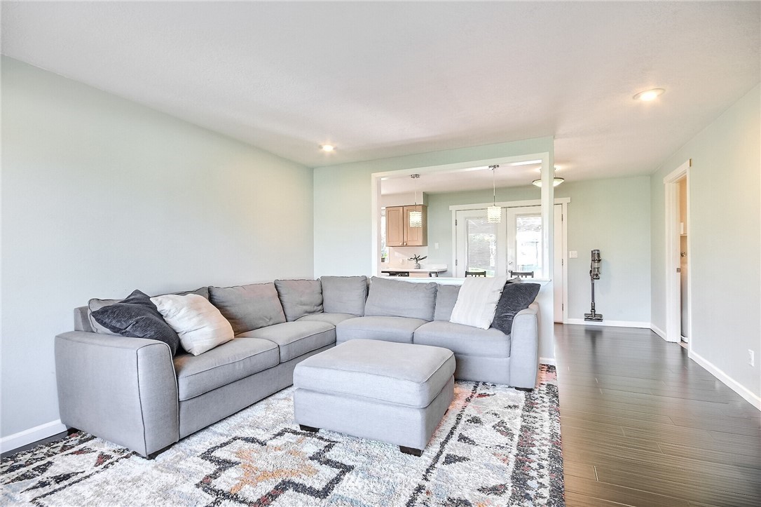 325 South 19th Street Renton, WA 98055 - Photo 9 of 38 Gallery Image 9