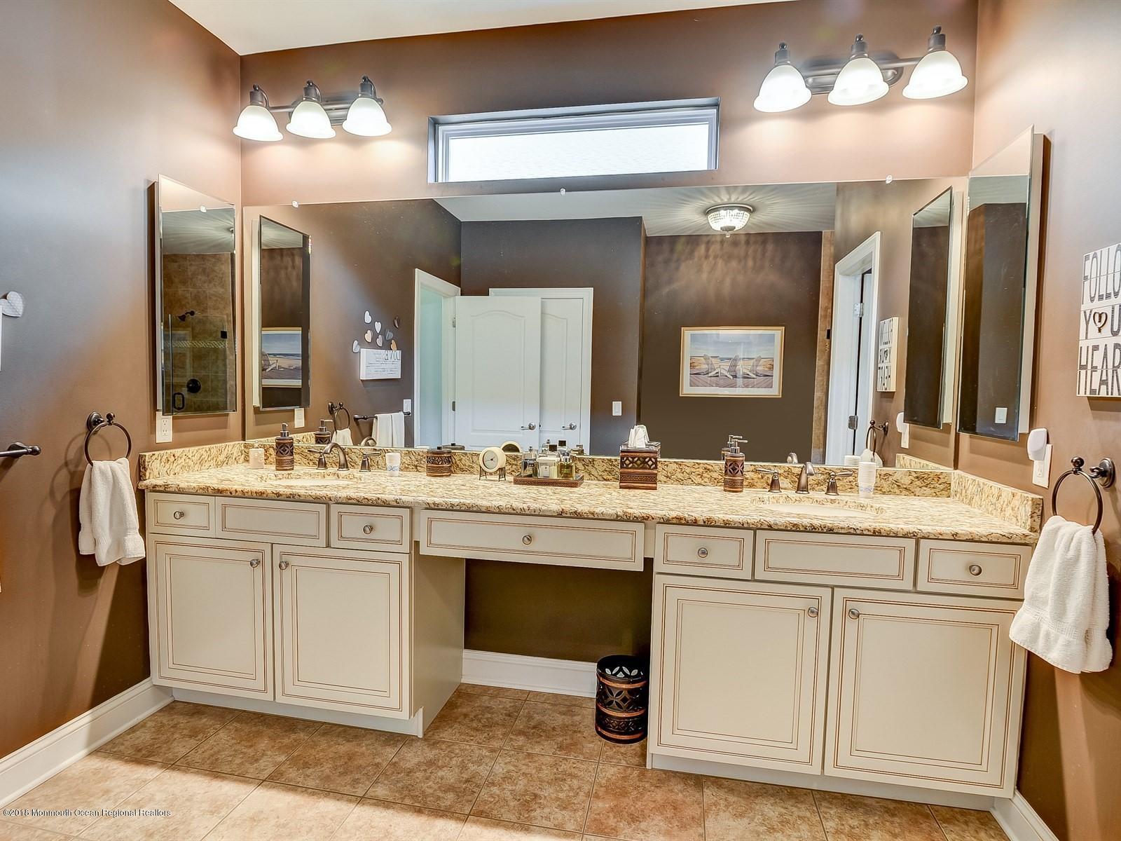 56 Riva Ridge Road Manalapan, NJ 07726 - Photo 20 of 50 MASTER BATHROOM