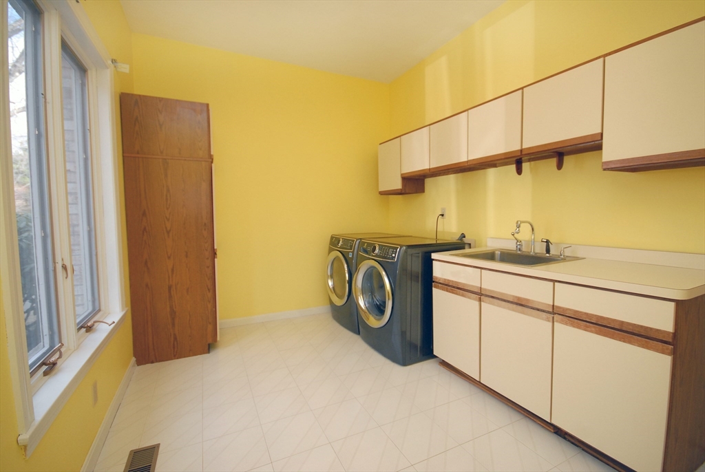 69 Mildred Circle Concord, MA 01742 - Photo 36 of 41