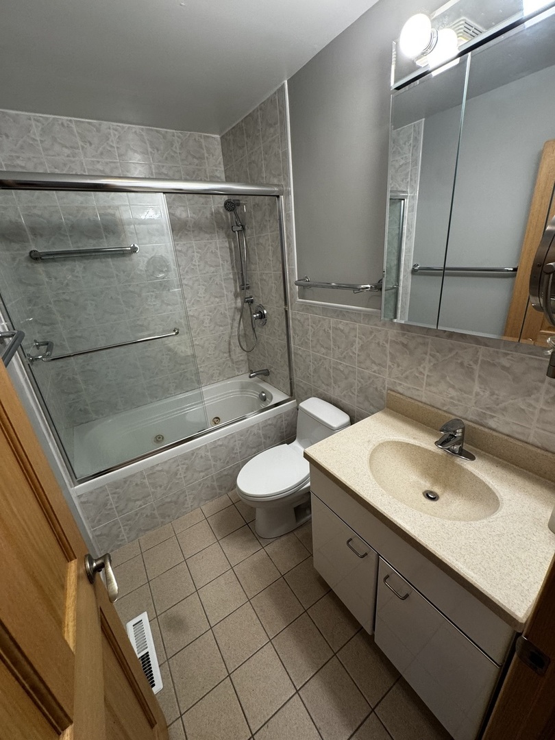 786 Greenwood Road Northbrook, IL 60062 - Photo 16 of 25
