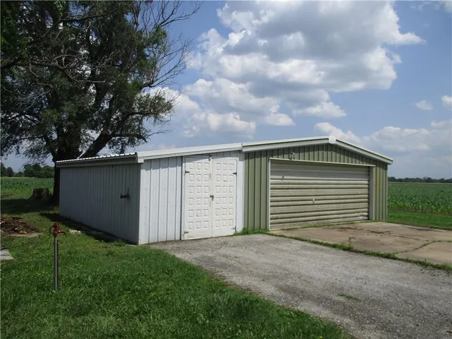 $390,000 | 1834 North High School Avenue, Columbus, KS 66725