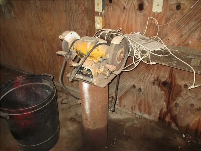 $390,000 | 1834 North High School Avenue, Columbus, KS 66725