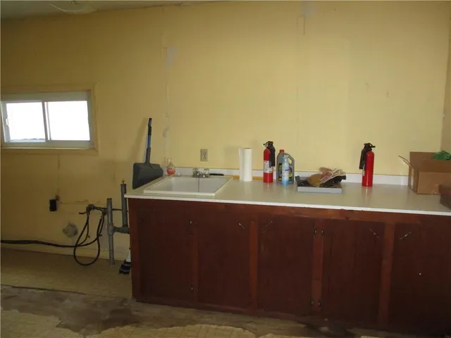 $390,000 | 1834 North High School Avenue, Columbus, KS 66725