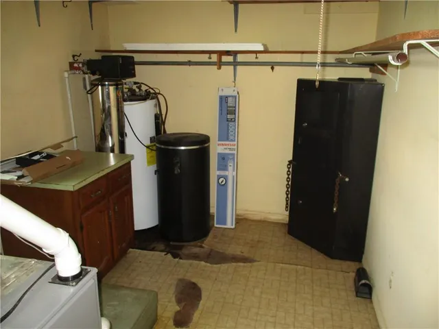 $390,000 | 1834 North High School Avenue, Columbus, KS 66725