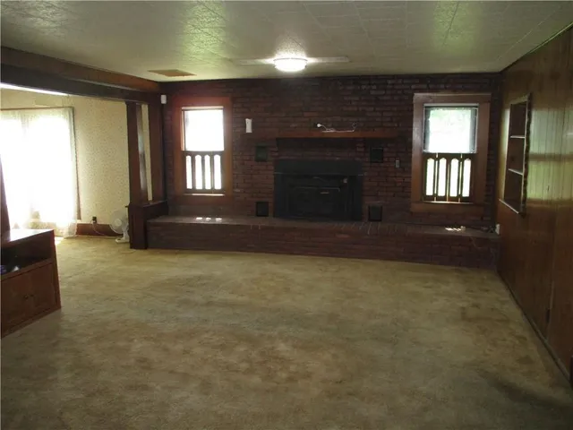 $390,000 | 1834 North High School Avenue, Columbus, KS 66725