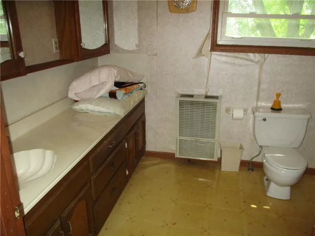 $390,000 | 1834 North High School Avenue, Columbus, KS 66725