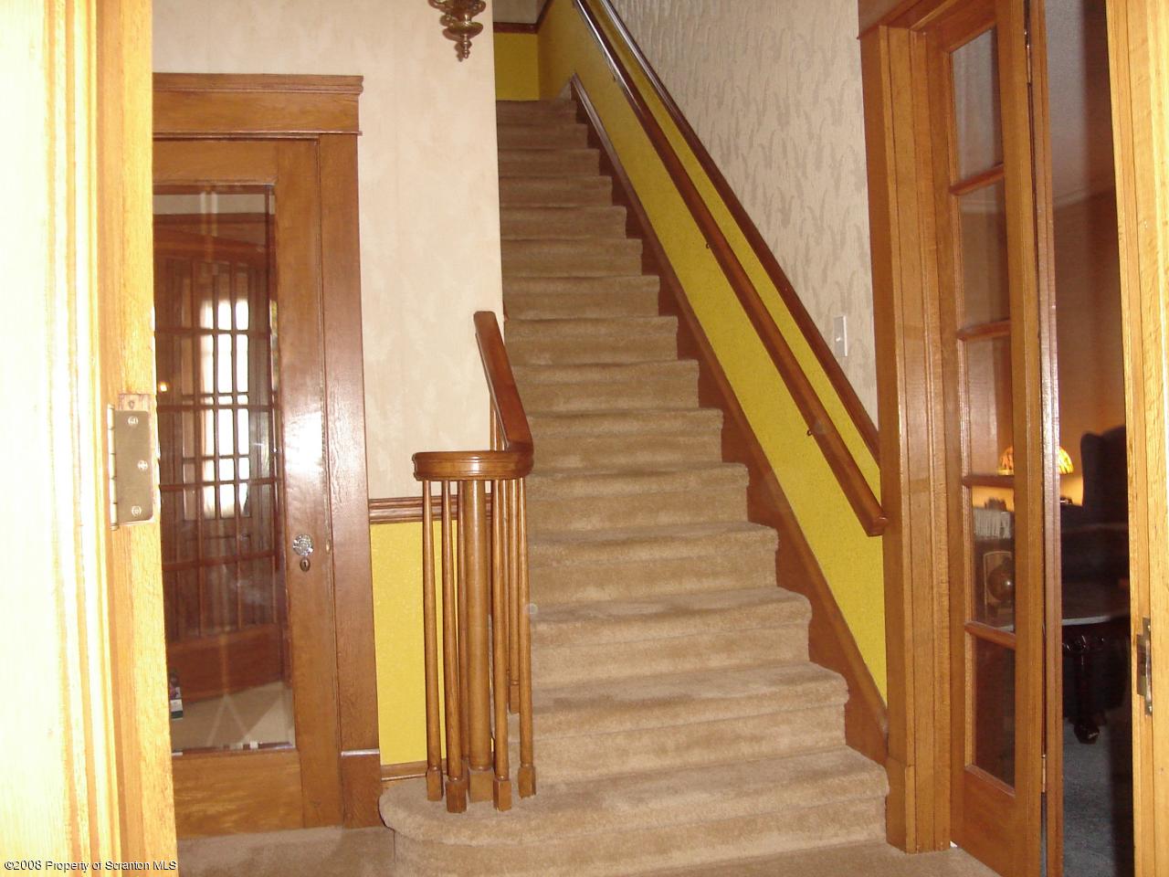 40 Spring Street Carbondale, PA 18407 - Photo 2 of 11 Gallery Image 2