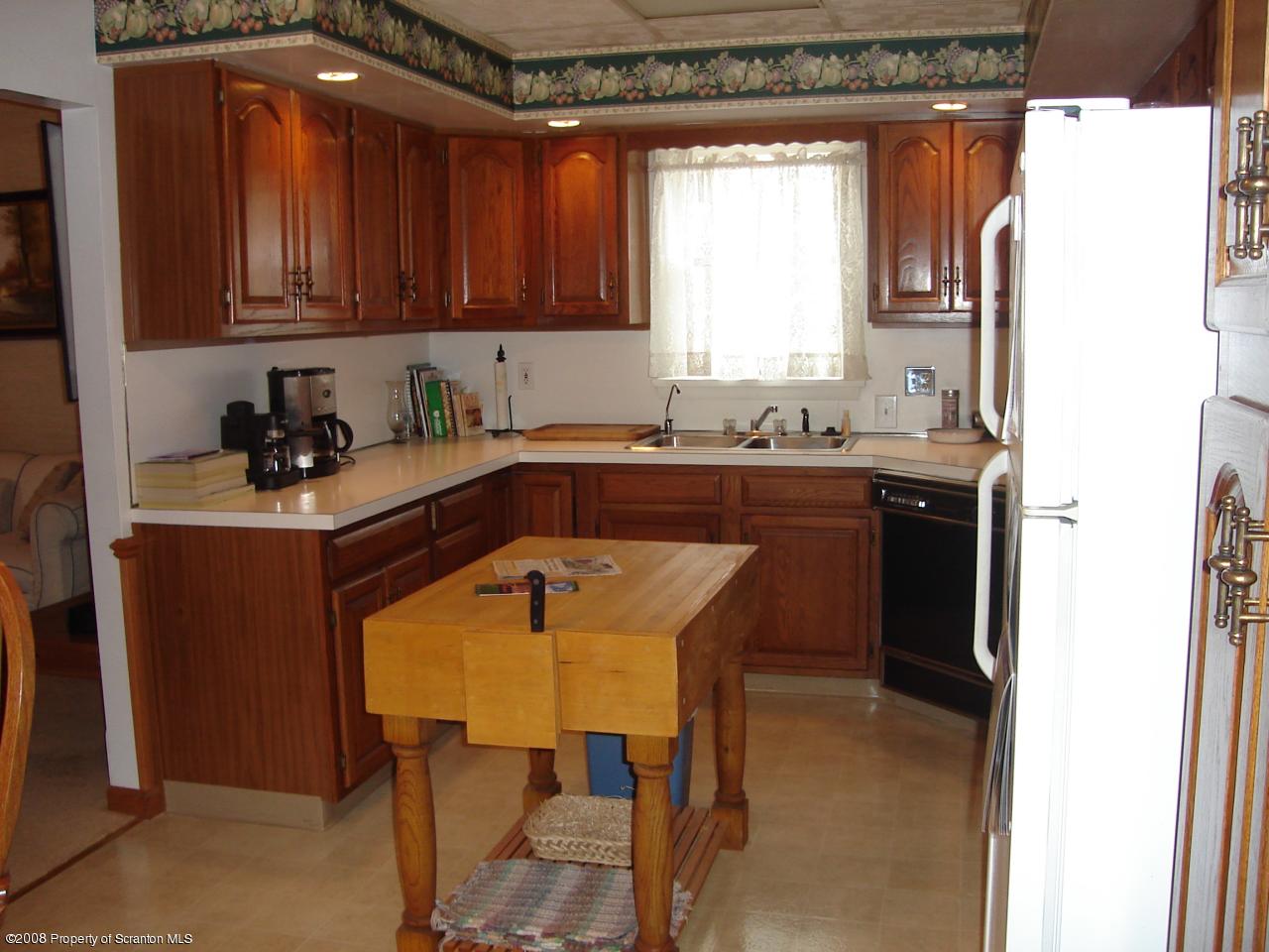 40 Spring Street Carbondale, PA 18407 - Photo 5 of 11 Gallery Image 5