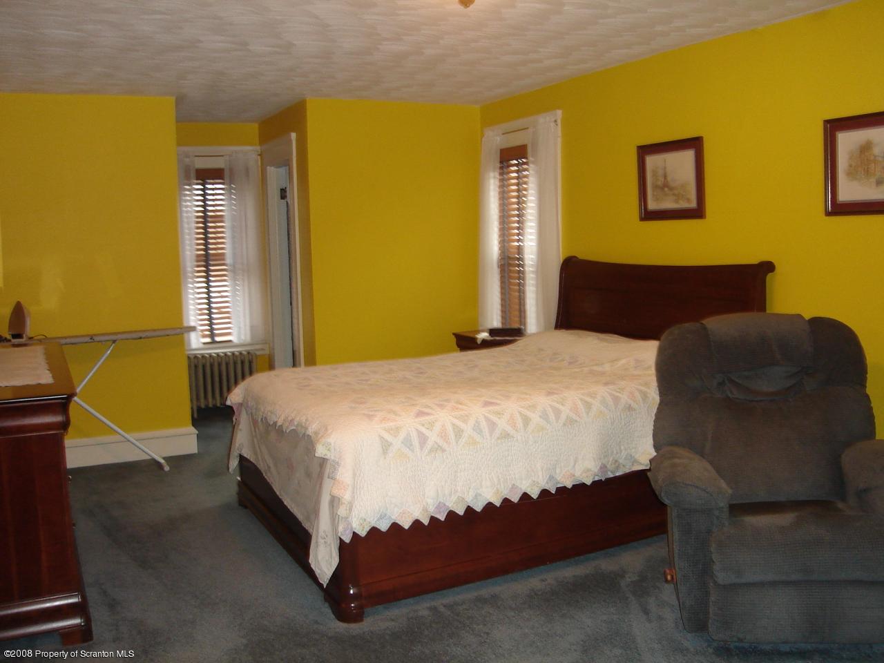 40 Spring Street Carbondale, PA 18407 - Photo 8 of 11 Gallery Image 8