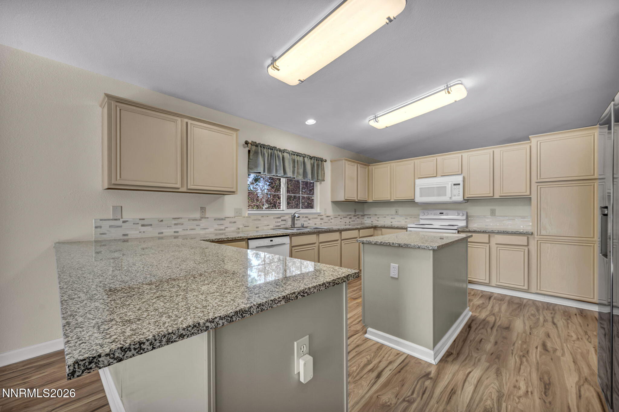 18124 Pasado Court Reno, NV 89508 - Photo 11 of 26 30-web-or-mls-18124-pasado-ct