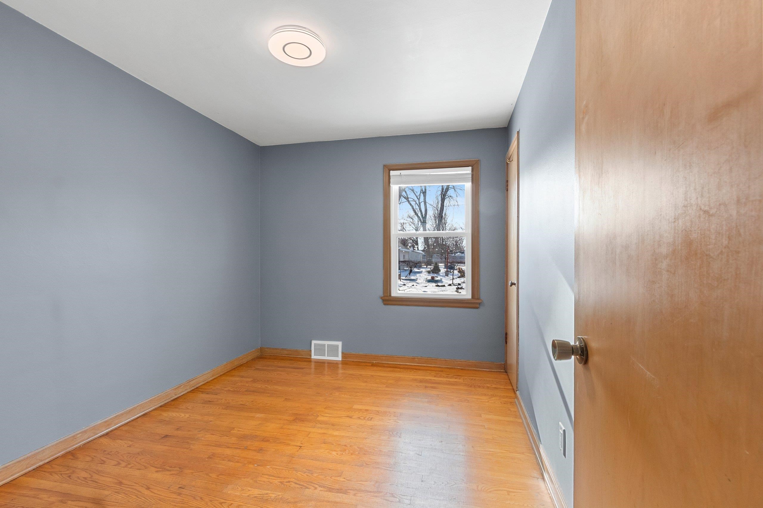 963 Liberty Street Green Bay, WI 54304 - Photo 18 of 25
