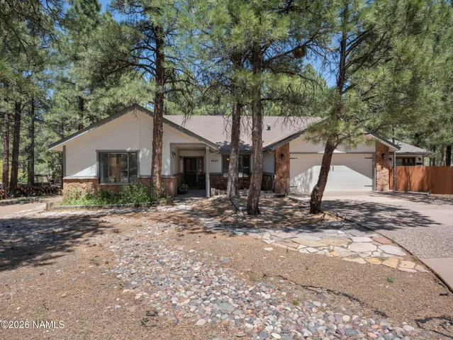 $3,975 | 4842 Medina Way, Flagstaff, AZ 86004