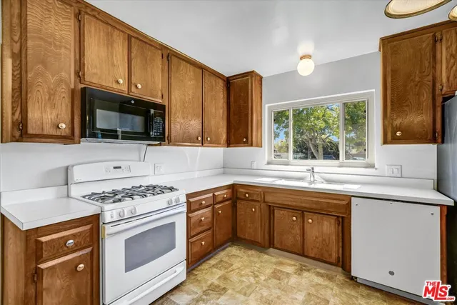 $975,000 | 2541 Gondar Avenue, Long Beach, CA 90815