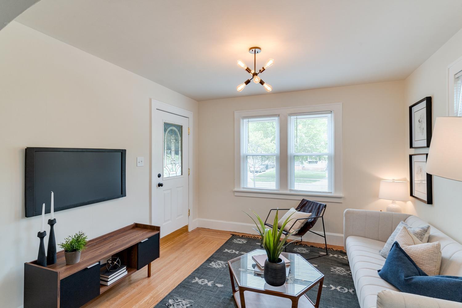 6821 Roe Street Cincinnati, OH 45227 - Photo 7 of 24 Gallery Image 7