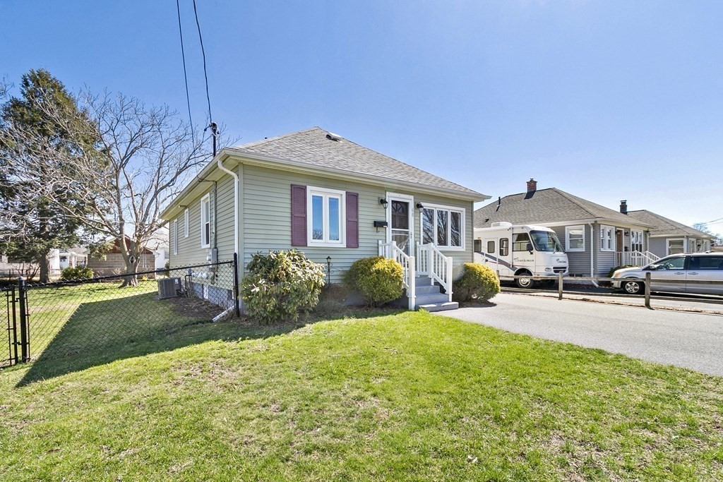 68 Yale Street Ludlow, MA 01056 - Photo 4 of 42 Gallery Image 4