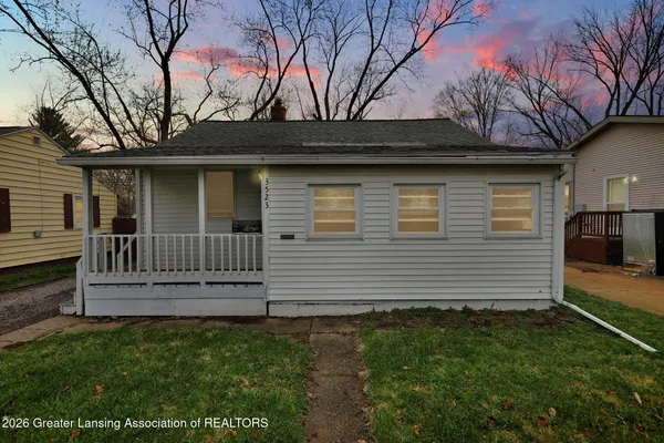 $74,900 | 3523 Parkway Drive, Lansing, MI 48910