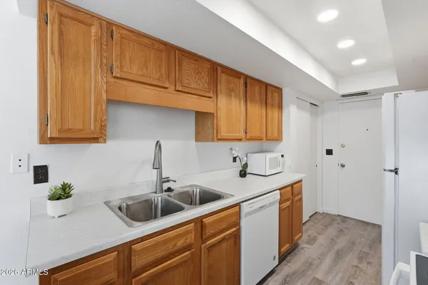 $250,000 | 744 East North Lane, Unit 2, Phoenix, AZ 85020