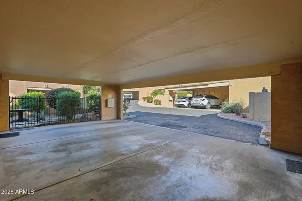 $250,000 | 744 East North Lane, Unit 2, Phoenix, AZ 85020