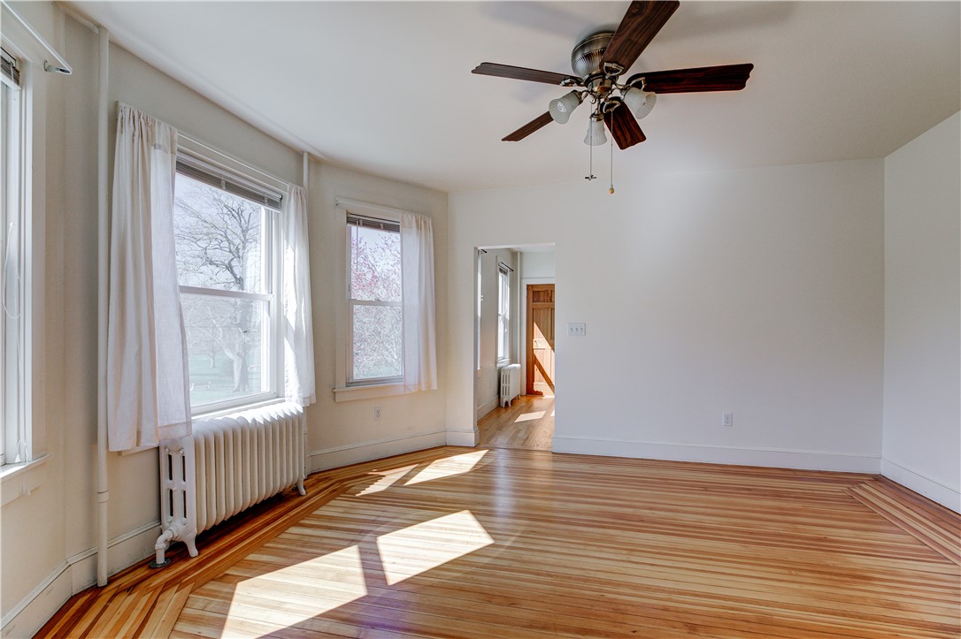 577 Spring Street Newport, RI 02840 - Photo 6 of 18