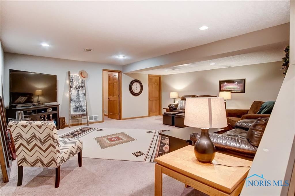 1044 Fox Run Road, Unit U1 Findlay, OH 45840 - Photo 23 of 33 Gallery Image 23