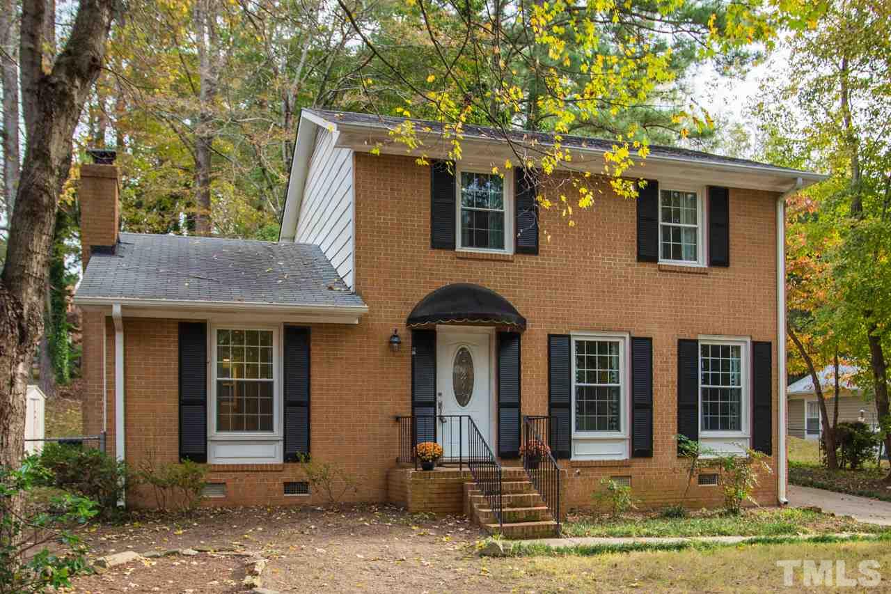 1013 Northclift Drive Raleigh, NC 27609 - Photo 3 of 25 Gallery Image 3