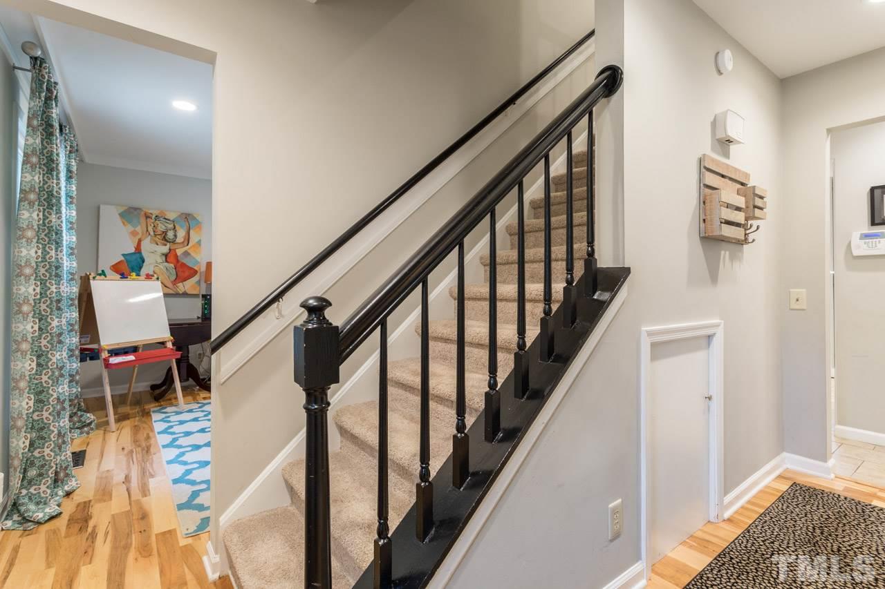 1013 Northclift Drive Raleigh, NC 27609 - Photo 4 of 25 Gallery Image 4