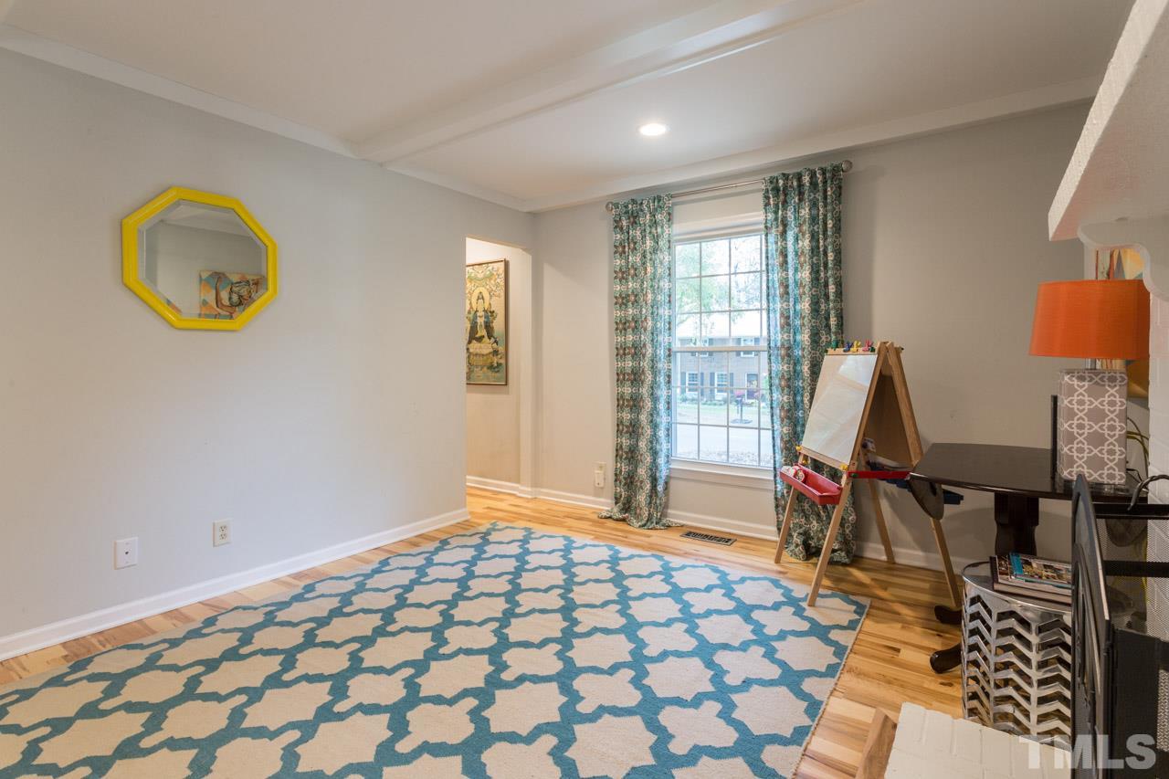 1013 Northclift Drive Raleigh, NC 27609 - Photo 6 of 25 Gallery Image 6