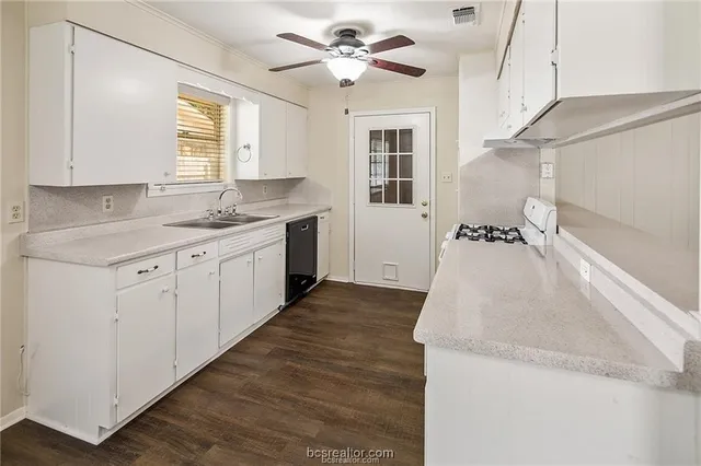 $1,900 | 315 Borderbrook Drive, Bryan, TX 77801