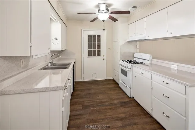 $1,900 | 315 Borderbrook Drive, Bryan, TX 77801