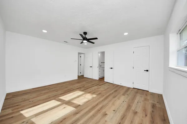 $249,999 | 717 Phyllis Court, Conroe, TX 77303