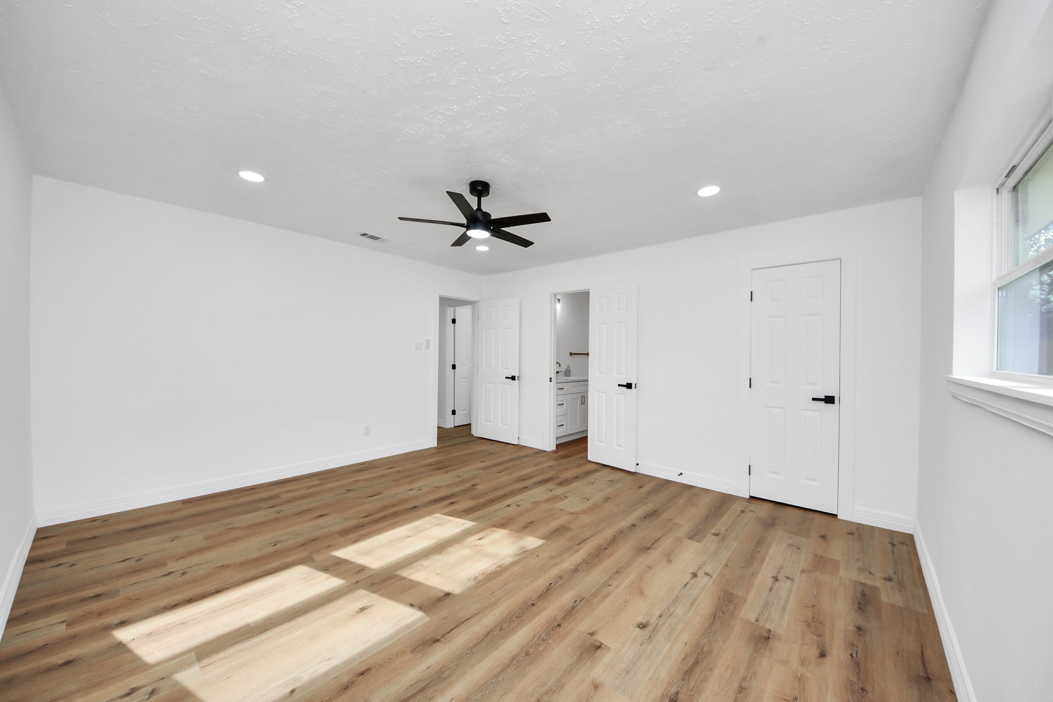 717 Phyllis Court Conroe, TX 77303 - Photo 11 of 31