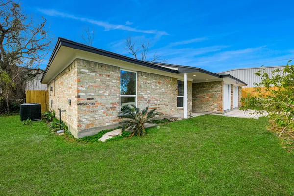 $249,999 | 717 Phyllis Court, Conroe, TX 77303