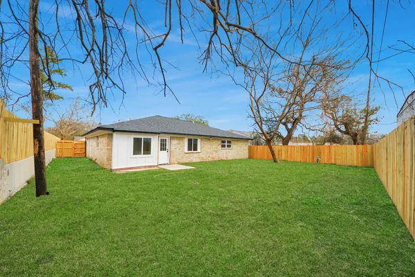 $249,999 | 717 Phyllis Court, Conroe, TX 77303