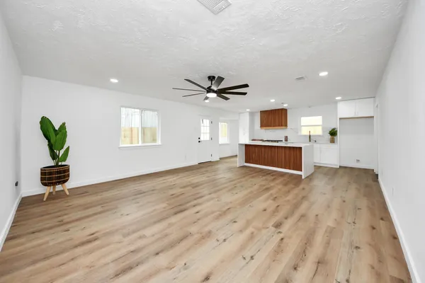 $249,999 | 717 Phyllis Court, Conroe, TX 77303