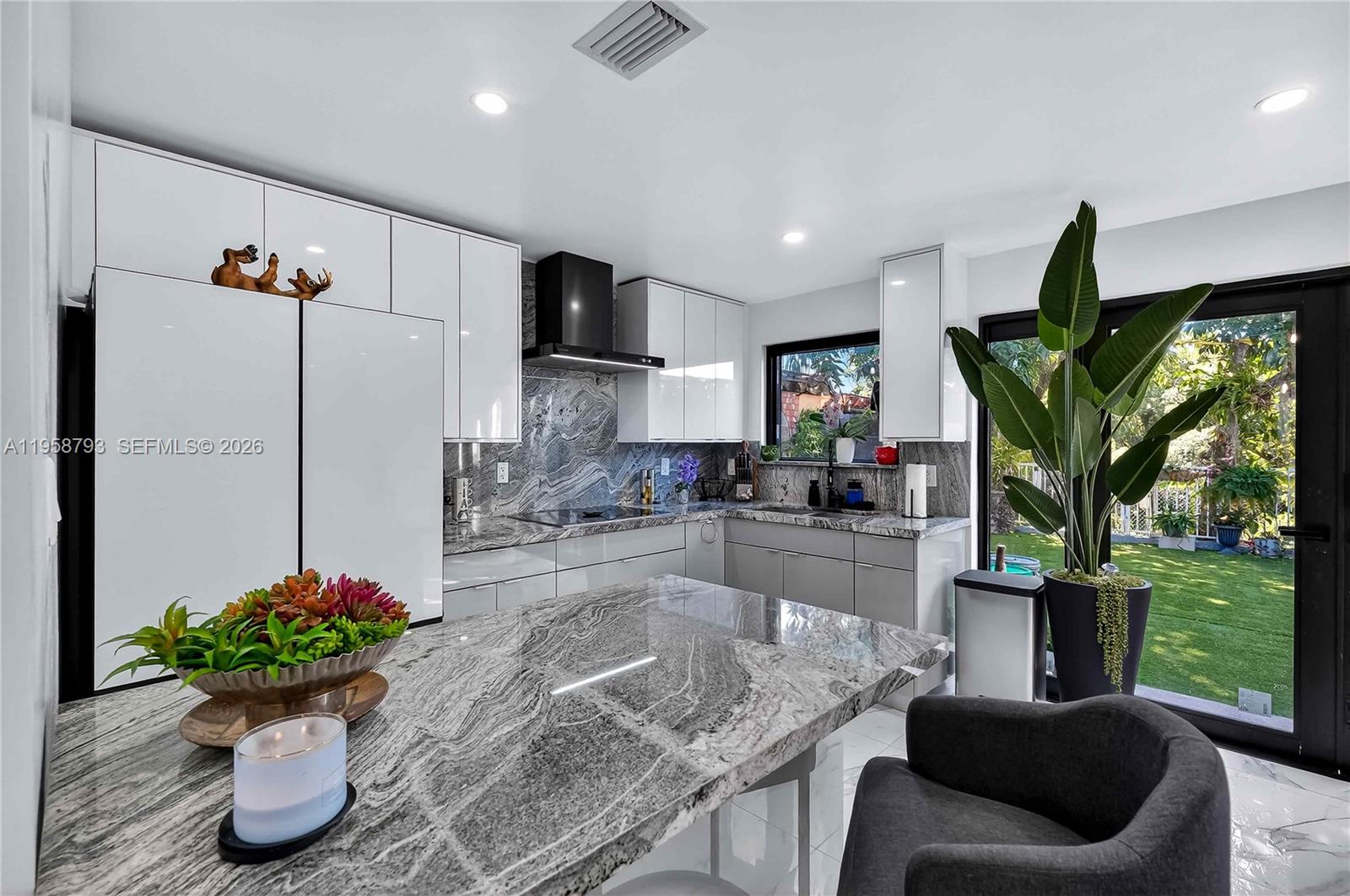 1594 West 73rd Street Hialeah, FL 33014 - Photo 11 of 35