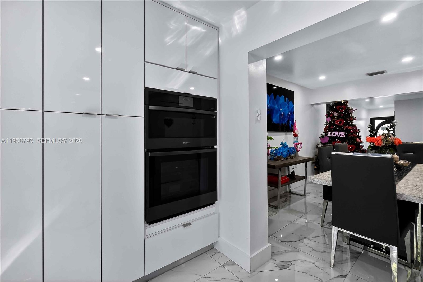 1594 West 73rd Street Hialeah, FL 33014 - Photo 14 of 35