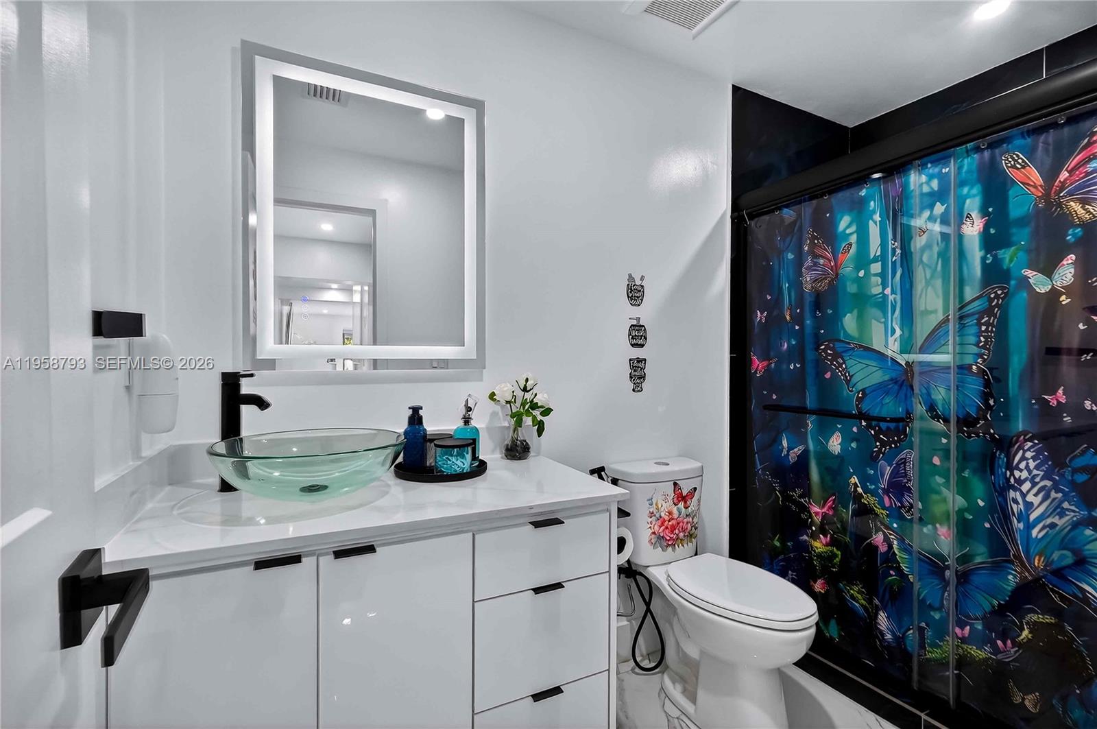 1594 West 73rd Street Hialeah, FL 33014 - Photo 26 of 35