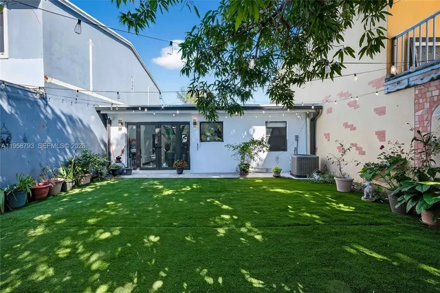 $550,000 | 1594 West 73rd Street, Hialeah, FL 33014