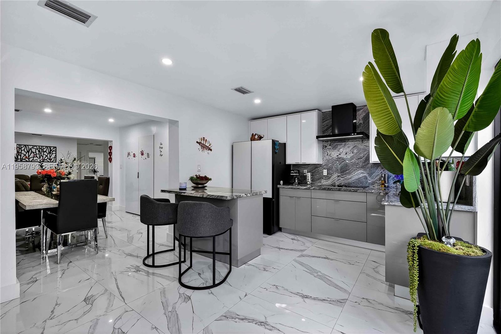 1594 West 73rd Street Hialeah, FL 33014 - Photo 9 of 35