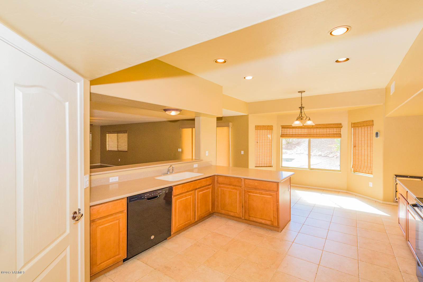 955 South Sposito Place Vail, AZ 85641 - Photo 4 of 26