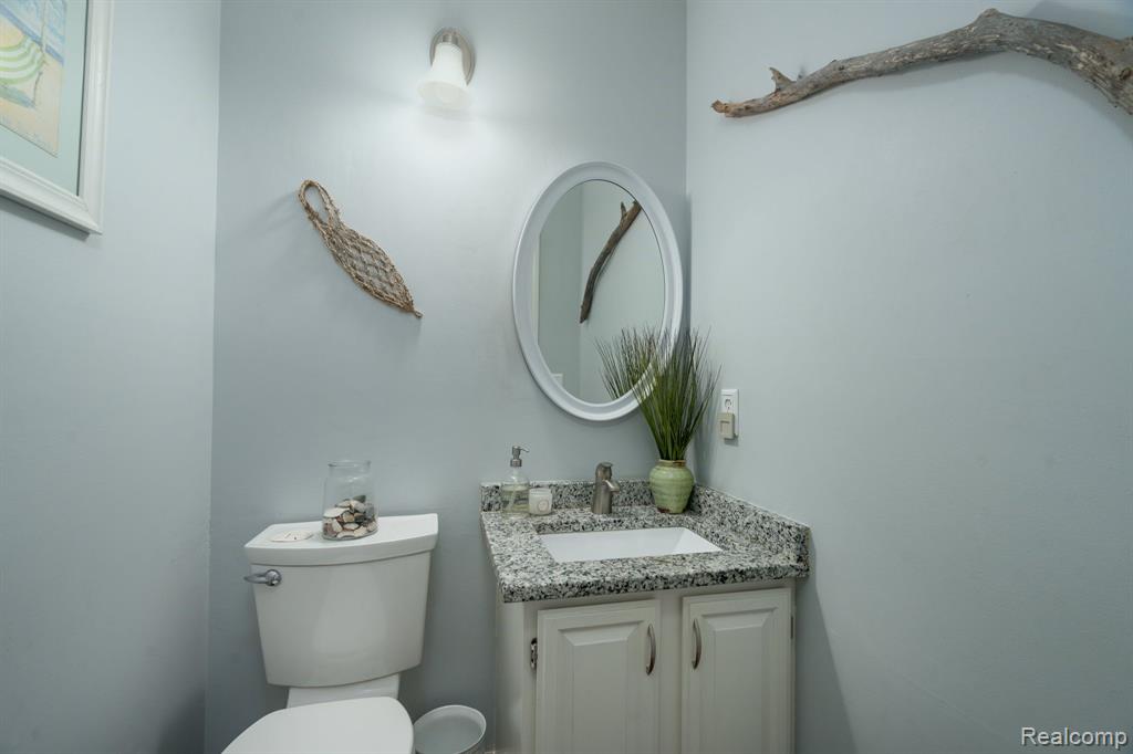 2011 Fairfield Drive Rochester Hills, MI 48306 - Photo 23 of 47