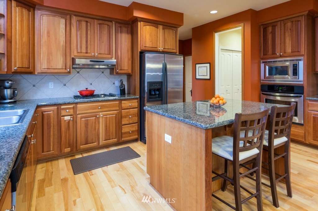 18924 35th Drive Southeast Bothell, WA 98012 - Photo 9 of 22 Gallery Image 9