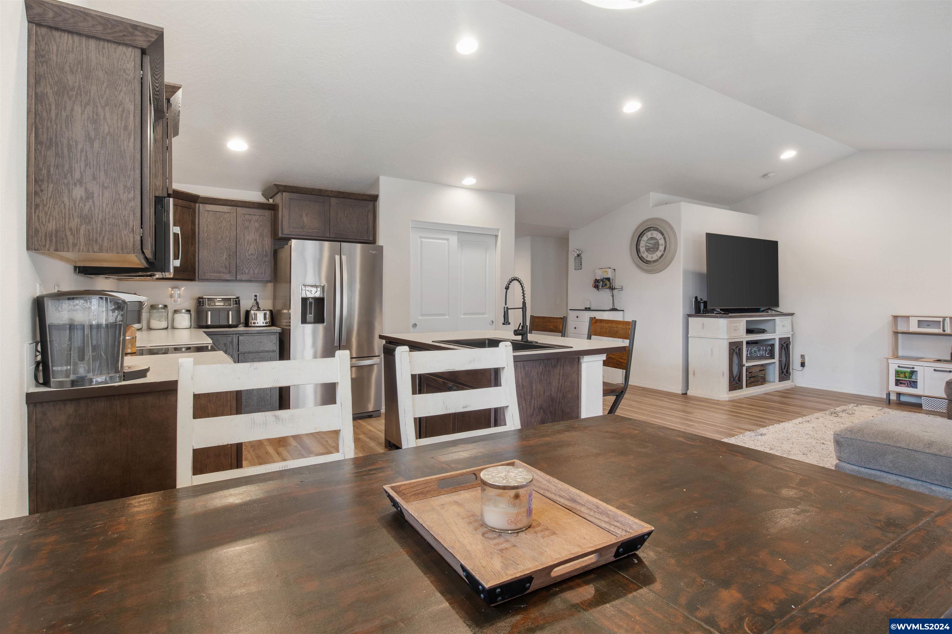 735 Streamside Way Lebanon, OR 97355 - Photo 10 of 37 Gallery Image 10