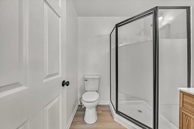 a view of a livingroom with a ceiling fan