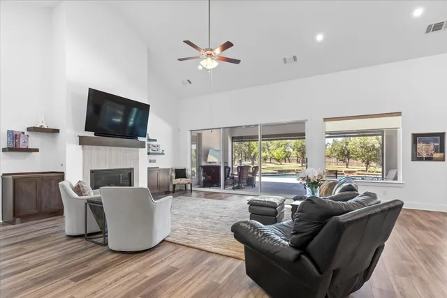 $1,899,999 | 10912 Seawall Drive, Austin, TX 78737