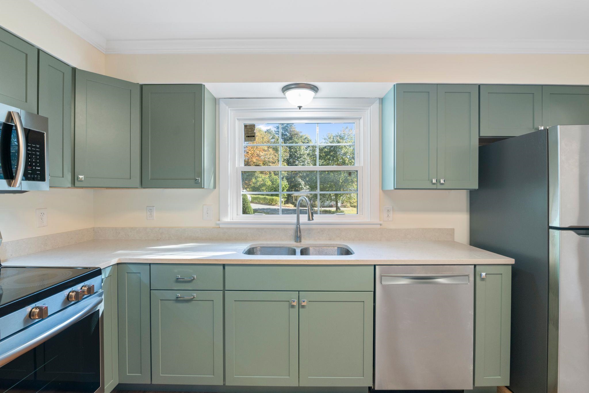 85 Stockwell Drive Brattleboro, VT 05301 - Photo 6 of 25